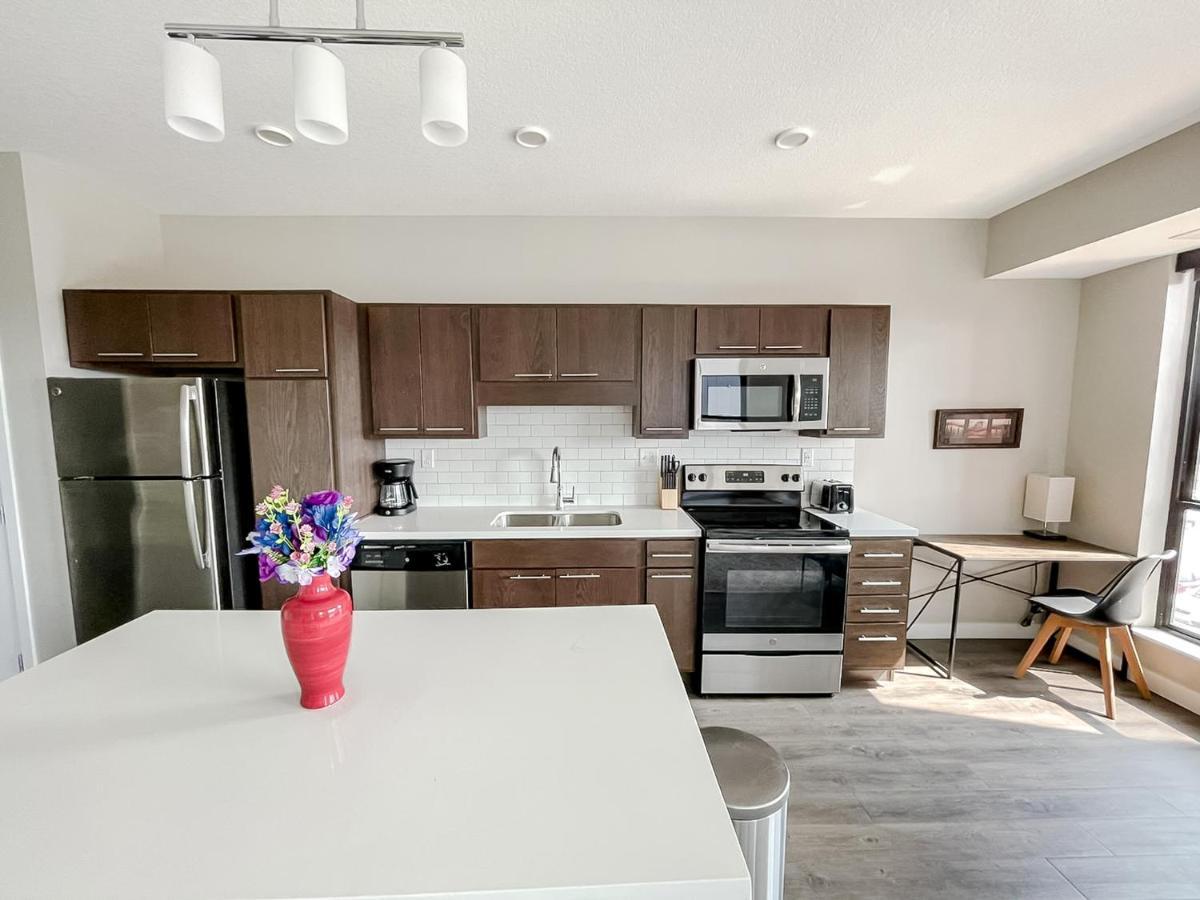 Sleepover Premier Downtown Des Moines Apartments Esterno foto